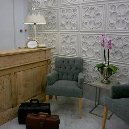 Boutique Aurora בית הארחה