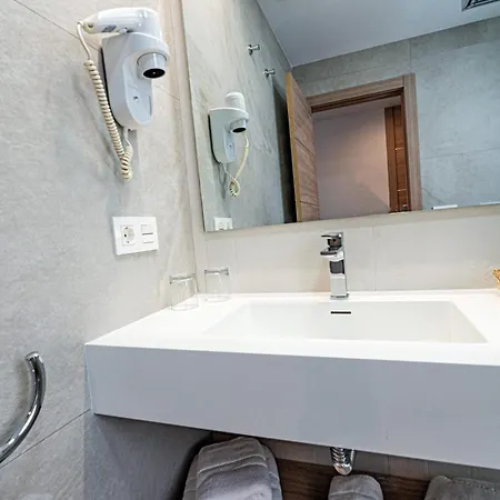 Boutique Aurora 3*
